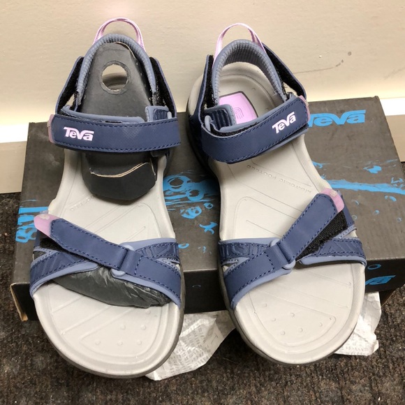 Teva numa print Sandals. NWT - Picture 2 of 4